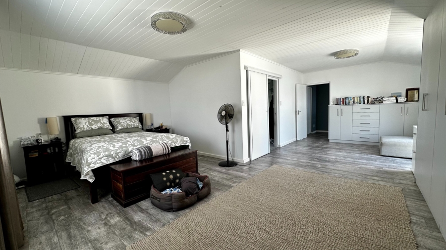 5 Bedroom Property for Sale in Rooi Els Western Cape